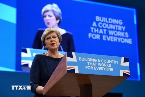 Thủ tướng Anh Theresa May phát biểu tại Hội nghị thường niên Đảng Bảo thủ ở Manchester, phía Tây Bắc London (Anh) ngày 4/10. (Nguồn: AFP/TTXVN)