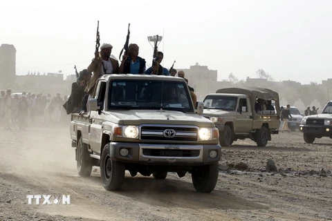 Các tay súng Houthi được triển khai tại Sanaa, Yemen. (Nguồn: EPA/TTXVN)