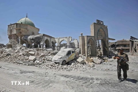 Cảnh đổ nát sau các cuộc giao tranh tại Thành cổ Mosul. (Nguồn: AFP/TTXVN)