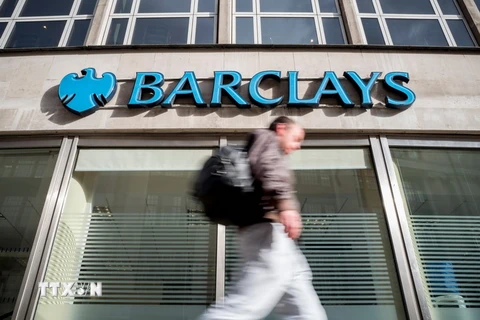  Chi nhánh ngân hàng Barclays tại thủ đô London, Anh ngày 22/10. (Nguồn: AFP/TTXVN)