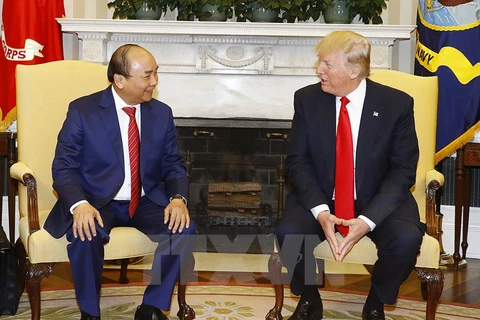 Thủ tướng Nguyễn Xuân Phúc và Tổng thống Mỹ Donald Trump hồi tháng 5/2017. (Ảnh: Thống Nhất/TTXVN)