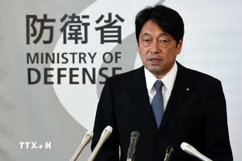 Bộ trưởng Quốc phòng Nhật Bản Itsunori Onodera phát biểu tại cuộc họp báo ở Tokyo. (Nguồn: AFP/TTXVN)