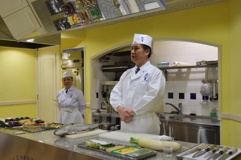 [Video] Nghệ thuật chế biến món sashimi nổi tiếng của Nhật Bản