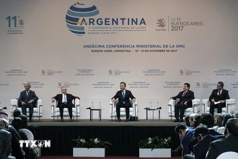  Tổng Giám đốc WTO Roberto Azevedo (phải) tại phiên khai mạc Hội nghị. (Nguồn: AFP/TTXVN)