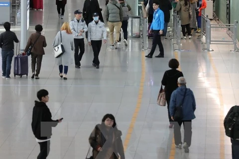 Cảnh vắng vẻ tại sân bay Incheon, phía Tây Seoul khi Trung Quốc cấm các công ty du lịch nước này thực hiện các tour du lịch tới Hàn Quốc, ngày 5/3. (Nguồn: Yonhap/TTXVN)