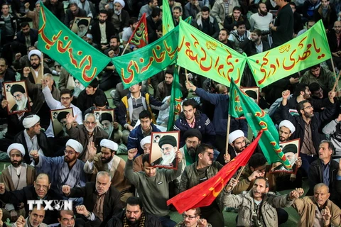  Tuần hành ủng hộ Chính phủ tại thủ đô Tehran ngày 30/12. (Nguồn: AFP/TTXVN)