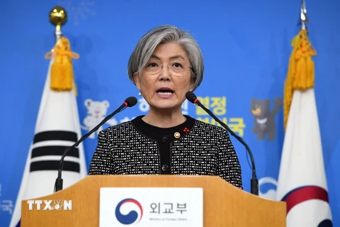 Ngoại trưởng Hàn Quốc Kang Kyung-wha phát biểu tại thủ đô Seoul ngày 27/12/2017. (Nguồn: Yonhap/TTXVN)