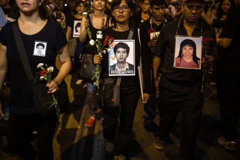 Người dân Peru biểu tình phản đối Tổng thống Kuczynski. (Nguồn: AFP)