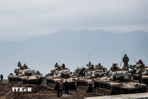 Xe quân sự Thổ Nhĩ Kỳ được triển khai tại Hassa, tỉnh Hatay, chuẩn bị tiến vào Syria ngày 21/1. (Nguồn: AFP/TTXVN)