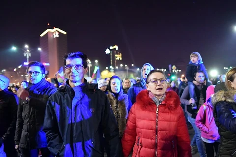 Người dân Romania biểu tình phản đối dự luật cải cách tư pháp của Chính phủ tại Bucharest. (Nguồn: AFP/TTXVN)