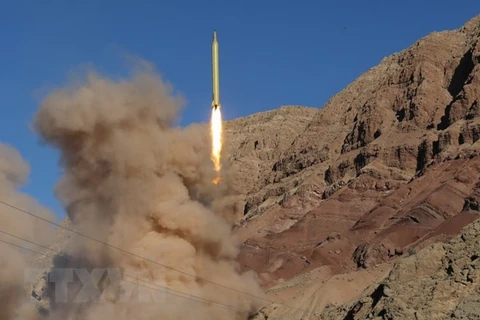 Iran thử tên lửa Qadr ngày 9/3/2016. (Nguồn: AFP/TTXVN)