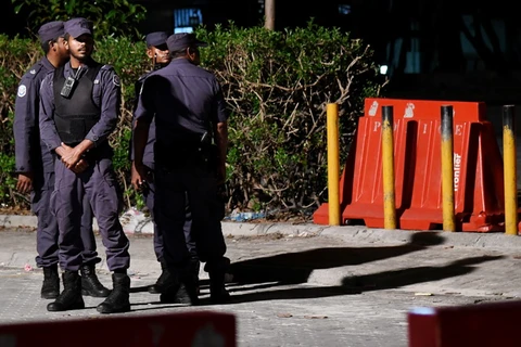 Lực lượng an ninh gác tại Male, Maldives. (Nguồn: AFP/TTXVN)