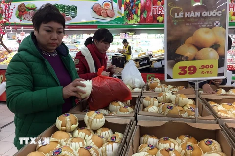 Lê Hàn Quốc được bày bán tại siêu thị Big C Thăng Long. (Ảnh: Trần Việt/TTXVN)