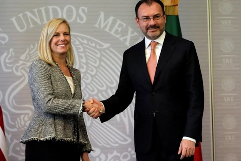 Bộ trưởng An ninh Nội địa Mỹ Kirstjen Nielsen (trái) và Ngoại trưởng Mexico Luis Videgaray. (Nguồn: Reuters)