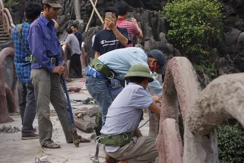 [Video] Tháo dỡ công trình xây dựng trái phép ở khu vực Tràng An cổ