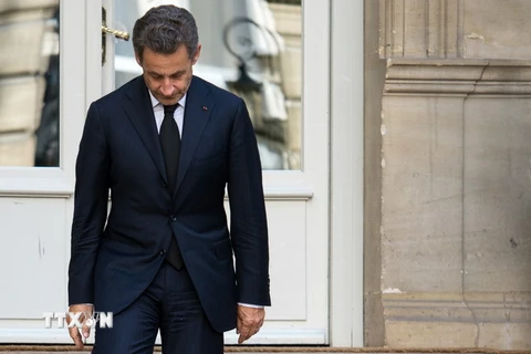 [Video] Cựu Tổng thống Pháp hầu tòa với cáo buộc lạm dụng chức vụ