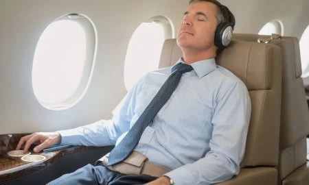 Ba mẹo đơn giản khiến chuyến bay dài trở nên dễ thở hơn