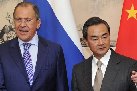 Ngoại trưởng Nga Sergei Lavrov và người đồng cấp Vương Nghị. (Nguồn: sputniknews)