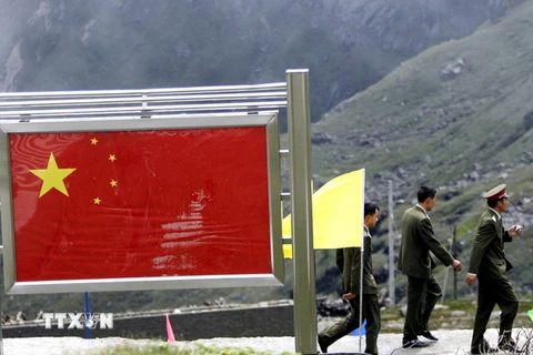 Binh sỹ Trung Quốc tại khu vực Nathu La, biên giới Ấn Độ-Trung Quốc ngày 5/7/2006. (Nguồn: AFP/TTXVN)