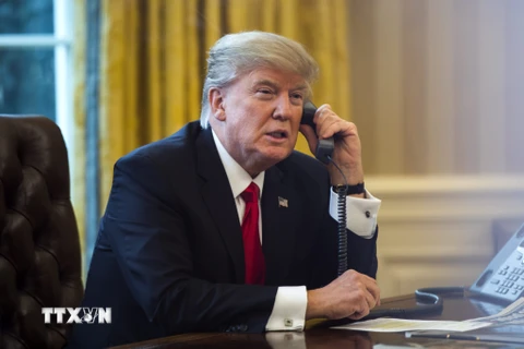Tổng thống Mỹ Donald Trump điện đàm từ Washington, DC. (Nguồn: EPA/TTXVN)