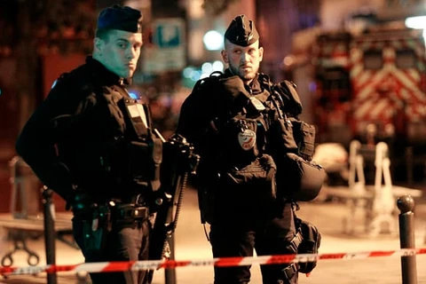 Cảnh sát Pháp tại hiện trường vụ việc. (Nguồn: AFP)
