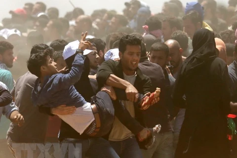 [Video] 13 nhà báo bị thương khi đưa tin về bạo lực tại dải Gaza