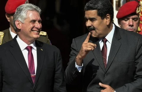 Chủ tịch Cuba Diaz-Canel (trái) và Tổng thống Venezuela Nicolas Maduro. (Nguồn: france24.com)