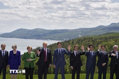 Lãnh đạo các nước G7 chụp ảnh chung tại hội nghị. (Nguồn: EPA/TTXVN)