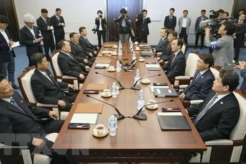 Cuộc đàm phán cấp cao liên Triều tổ chức tại làng đình chiến Panmunjom ngày 1/6. (Nguồn: TTXVN phát)