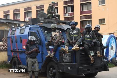 Cảnh sát Nigeria tuần tra tại Lagos. (Nguồn: AFP/TTXVN)