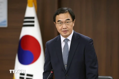 Bộ trưởng Thống nhất Hàn Quốc Cho Myoung-gyon phát biểu với báo giới tại thủ đô Seoul ngày 2/7. (Ảnh: EPA-EFE/TTXVN)