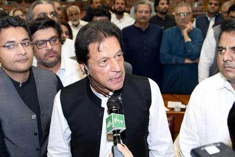 Tân Thủ tướng Pakistan Imran Khan phát biểu tại Islamabad ngày 17/8. (Ảnh: THX/TTXVN)