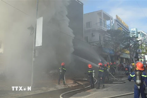[Video] Cháy lớn tại một vũ trường ở trung tâm thành phố Đà Nẵng