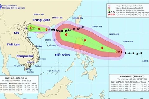 [Video] Siêu bão Mangkhut đang di chuyển vào khu vực Biển Đông