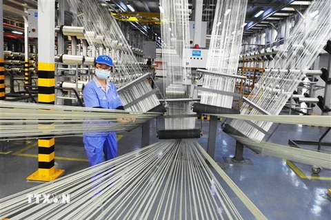 Một nhà máy sản xuất sợi carbon ở tỉnh Giang Tô, Trung Quốc. (Ảnh: AFP/TTXVN)