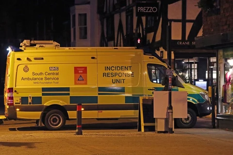 Xe cấp cứu ở bên ngoài nhà hàng Prezzo. (Nguồn: news.sky.com)