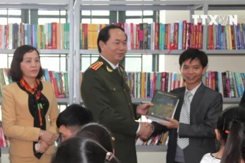 [Video] Trường THPT Kim Sơn B nhớ Chủ tịch nước Trần Đại Quang
