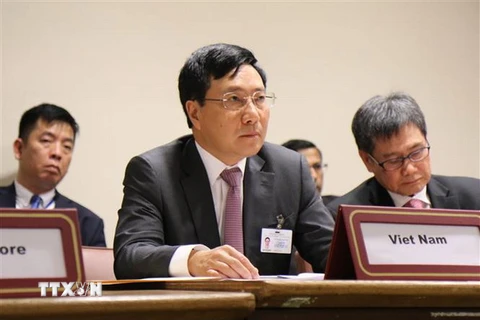 Phó Thủ tướng, Bộ trưởng Ngoại giao Phạm Bình Minh chủ trì thảo luận tại Hội nghị. (Ảnh: Hoài Thanh/TTXVN)