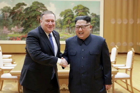Ngoại trưởng Mỹ Mike Pompeo và nhà lãnh đạo Triều Tiên Kim Jong-un. (Nguồn: nationalinterest.org)