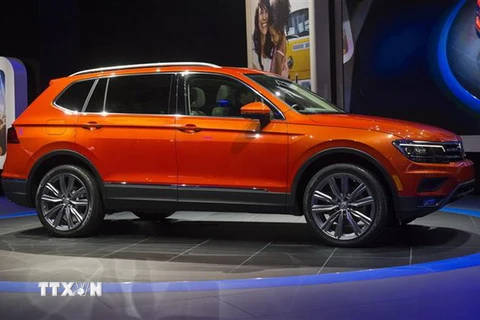 Một mẫu ôtô của hãng Volkswagen được trưng bày tại Triển lãm ô tô quốc tế Bắc Mỹ ở Detroit, Michigan, Mỹ. (Ảnh: AFP/TTXVN)
