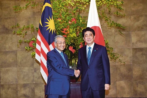 Thủ tướng Nhật Bản Shinzo Abe đã hội đàm với người đồng cấp Malaysia Mahathir Mohamad. (Nguồn: nst.com.my)