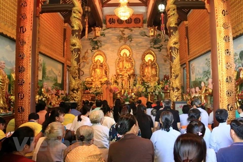 Quang cảnh lễ cầu an tại chùa Phật Tích ở Lào. (Ảnh minh họa. Phạm Kiên/Vietnam+)