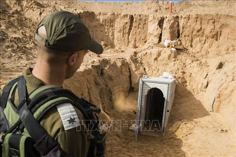 Binh sỹ Israel phá hủy một đường hầm tại khu vực biên giới Israel và Dải Gaza ngày 11/10/2018. (Ảnh minh họa. AFP/TTXVN)