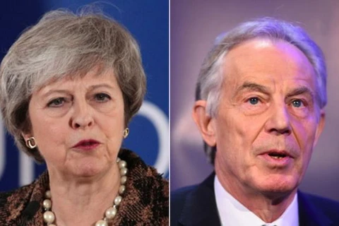Thủ tướng Anh Theresa May và cựu thủ lĩnh Công đảng Tony Blair. (Nguồn: Getty images)