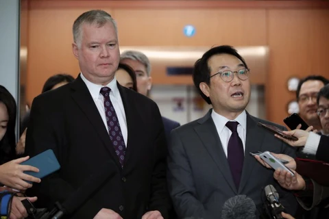 Đặc phái viên của Mỹ về Triều Tiên Stephen Biegun (trái) và người đồng cấp Hàn Quốc Lee Do-hoon. (Nguồn: Yonhap)