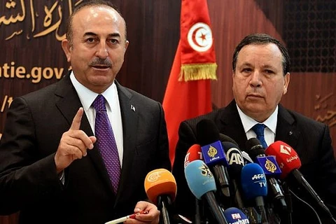 Ngoại trưởng Thổ Nhĩ Kỳ Mevlut Cavusoglu (trái). (Nguồn: AFP)