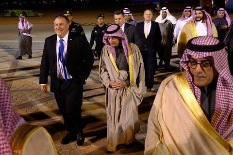 Ngoại trưởng Mỹ Pompeo và người đồng cấp Saudi Arabia Adel al-Jubeir. (Nguồn: NY Times)
