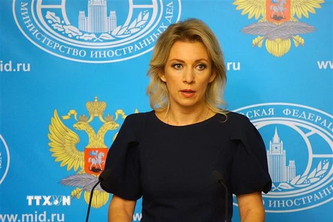 Người phát Bộ Ngoại giao Nga Maria Zakharova trong cuộc họp báo tại Moskva. (Ảnh: Embrussia/TTXVN)