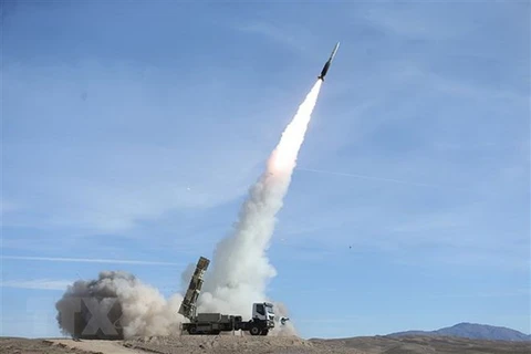Tên lửa Sayad thuộc hệ thống Talash của Iran được phóng thử trong một cuộc diễn tập phòng không tại một điểm bí mật ngày 5/11/2018. (Nguồn: AFP/TTXVN)