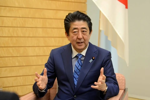 Thủ tướng Nhật Bản Shinzo Abe trả lời phỏng vấn của Tổng giám đốc TTXVN Nguyễn Đức Lợi, sáng 15/2/2019, tại Thủ đô Tokyo. (Ảnh: Thành Hữu/TTXVN)